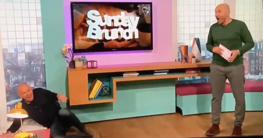 Sunday Brunch viewers in stitches as host Tim Lovejoy takes 'epic' tumble - www.manchestereveningnews.co.uk