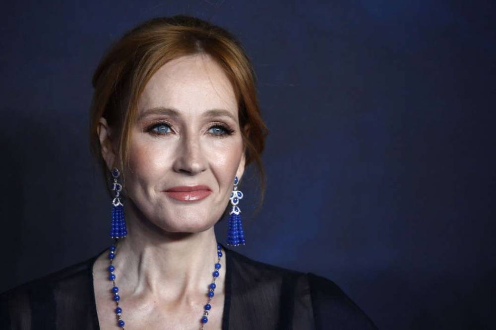 JK Rowling Accused Of Transphobia On Social Media Once Again - celebrityinsider.org