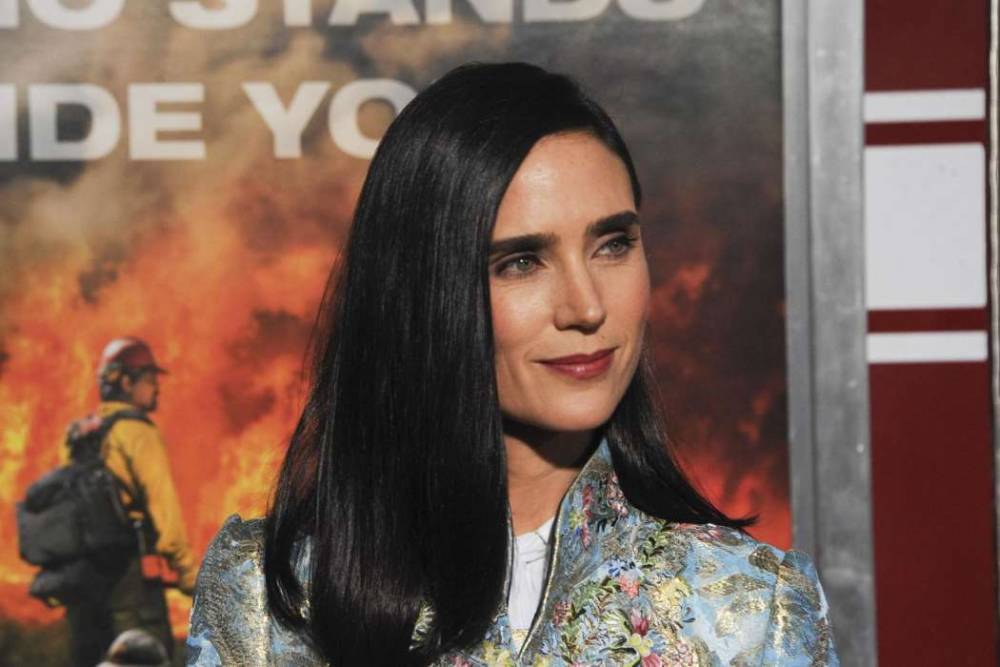 Jennifer Connelly Reveals That She And Her Husband Are ‘Losing Track Of Time’ In Quarantine - celebrityinsider.org
