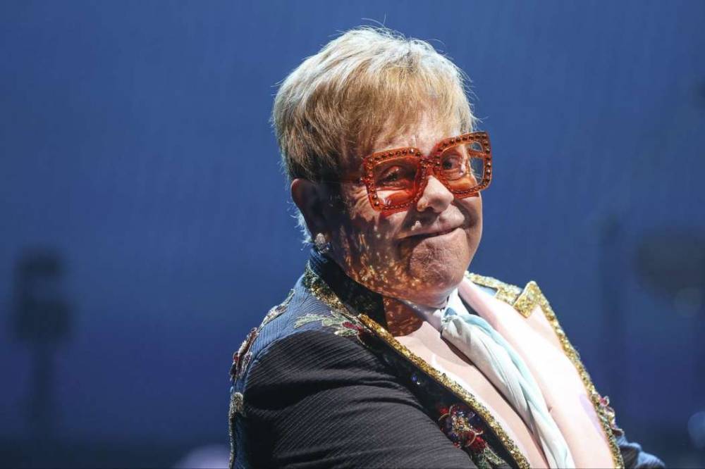 Elton John Pays For Knee Surgery Of Former Fiancée – Even Though He Broke Up With Her Months Before Their Wedding - celebrityinsider.org