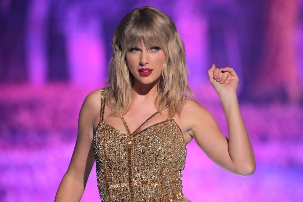 Taylor Swift Opens Up About Also Missing Her Graduation Ceremony During Sweet ‘Dear Class Of 2020’ Speech - celebrityinsider.org