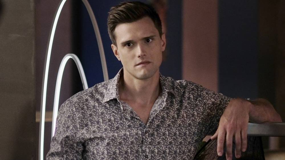 'The Flash' Star Hartley Sawyer Fired After Racist and Misogynistic Tweets Resurface - www.etonline.com
