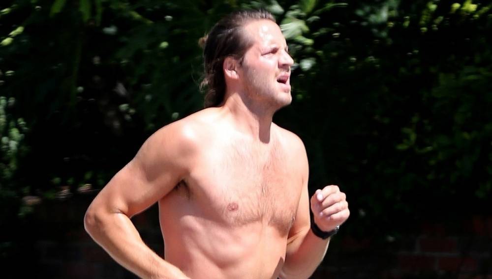 Margot Robbie's Husband Tom Ackerley Goes Shirtless for a Run in L.A. - www.justjared.com - Los Angeles