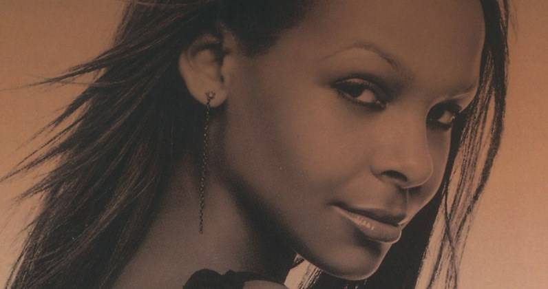 Samantha Mumba's Gotta Tell You was Number 1 on the Official Irish Singles Chart 20 years ago this week - www.officialcharts.com - Ireland - Dublin