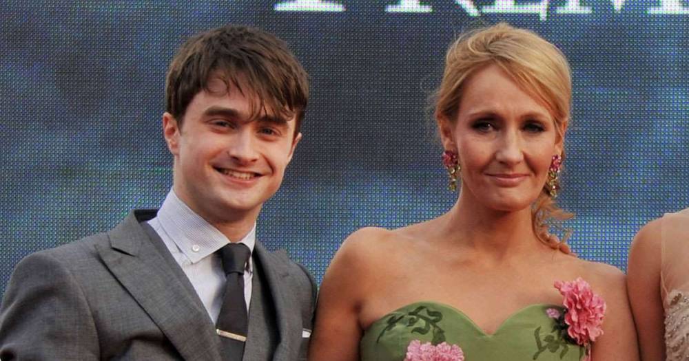 Daniel Radcliffe responds to JK Rowling's tweets on trans women - www.msn.com