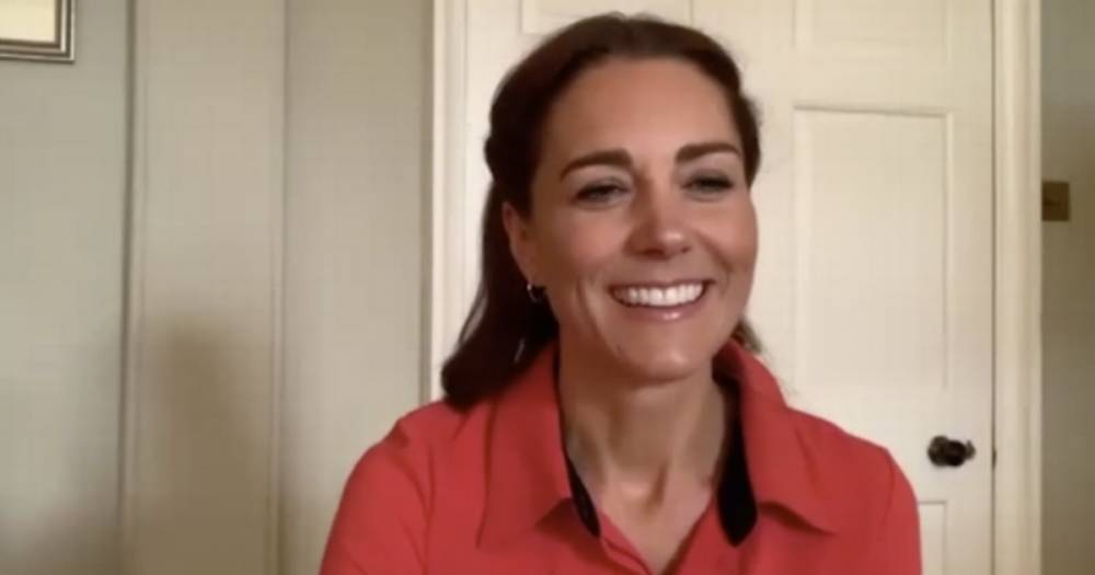 Kate Middleton stuns in scarlet top as she urges people 'struggling' with addiction to 'reach out' - www.ok.co.uk