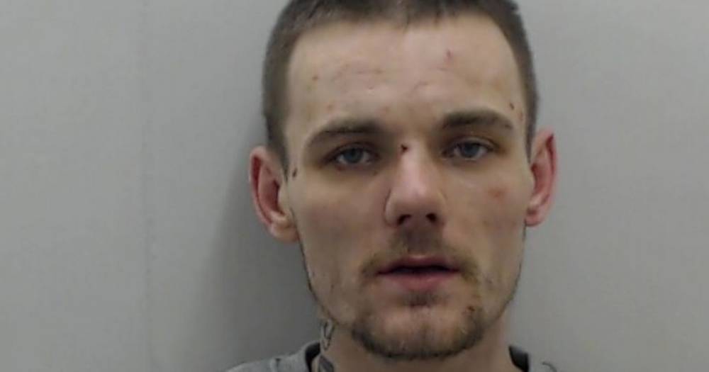 Drug addict robber preyed on women at cash points and then sobbed and begged judge for mercy as he was jailed - www.manchestereveningnews.co.uk