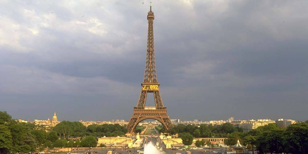 Paris Plans to Reopen The Eiffel Tower This Month - www.justjared.com - France