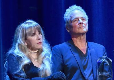 Stevie Nicks Reached Out To Lindsey Buckingham After His 2019 Heart Attack - etcanada.com