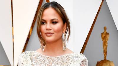 Chrissy Teigen Gets Support From Famous Friends After Announcing Pregnancy Loss - www.justjared.com