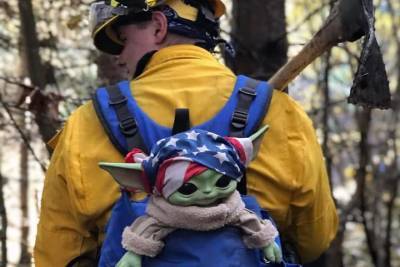 Boy’s Baby Yoda Doll Inspires Crews Fighting Wildfires - etcanada.com - state Oregon