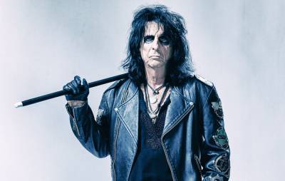 Alice Cooper will read you scary stories this Halloween for new Airbnb experience - www.nme.com