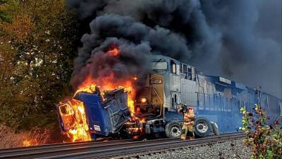 Train slams semi-truck in Indiana after driver gets stuck on tracks - www.foxnews.com - Indiana - city Indianapolis - county Pendleton