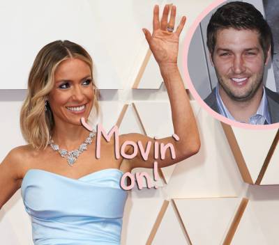 Kristin Cavallari Caught Kissing Mystery Man In Chicago Six Months After Announcing Jay Cutler Divorce! - perezhilton.com - Chicago - city Windy