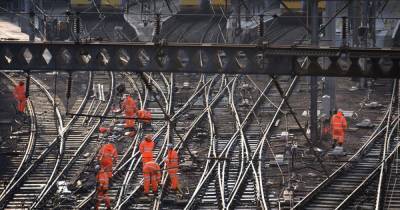 Rail commuters warned to expect delays and cancellations following points failure north of Bolton - www.manchestereveningnews.co.uk - Manchester