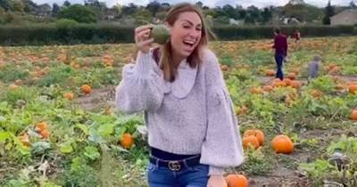 Inside Samantha Faiers and Luisa Zissman's day out pumpkin picking with their kids - www.ok.co.uk