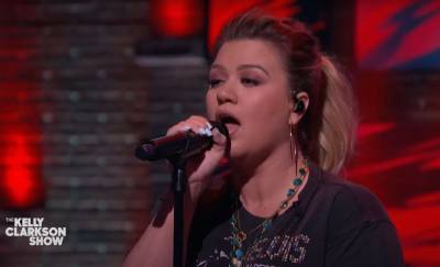 Kelly Clarkson Goes ’90s With Cover Of Fiona Apple’s ‘Criminal’ - etcanada.com