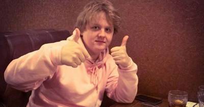 Mega star Lewis Capaldi drops by 'new local' eatery in East Kilbride for birthday treat - www.dailyrecord.co.uk