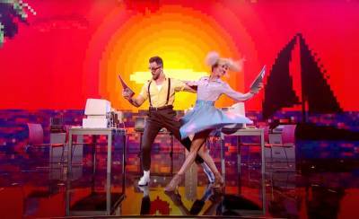 ‘DWTS’: Kaitlyn Bristowe Ends Her ’80s Night Tango With An Epic Break Dance Moment - etcanada.com