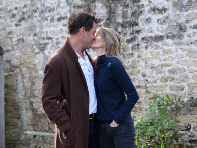 Dominic West Kisses Wife Catherine FitzGerald Outside Family Home After Lily James Photos - etcanada.com - Britain - Rome