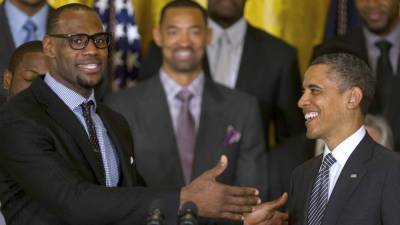 LeBron James Receives High Praise From Barack Obama After Lakers' Championship Win - www.etonline.com