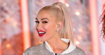 Gwen Stefani with pencil-thin eyebrows and hair rollers has to be seen to be believed - www.msn.com