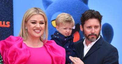 Kelly Clarkson's kids are in therapy to deal with parent's divorce - www.wonderwall.com