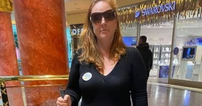 Blind woman exempt from wearing a mask claims Apple store refused her entry - despite her wearing exemption sticker and carrying a mobility cane - www.manchestereveningnews.co.uk