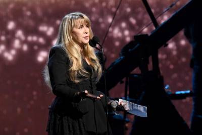 Stevie Nicks Talks Harry Styles Friendship And Her Battle With Insomnia: ‘I Need Therapy’ - etcanada.com - Santa Monica