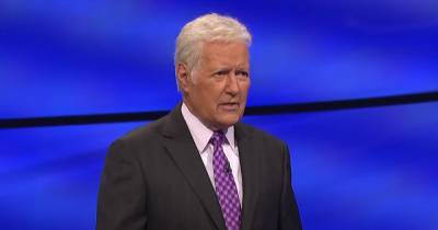‘Jeopardy!’ Ends With Only 1 Contestant in Final Round: Stage Looks ‘Very Lonely,’ Alex Trebek Says - www.usmagazine.com