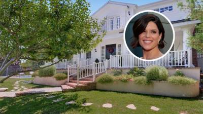 Neve Campbell Screams Into Elegant San Fernando Valley Colonial - variety.com - Los Angeles - USA - county Valley - county Campbell