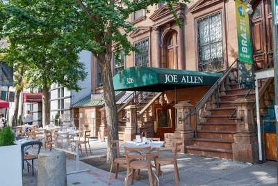 Broadway hot spot Joe Allen back open for outdoor and indoor dining - nypost.com