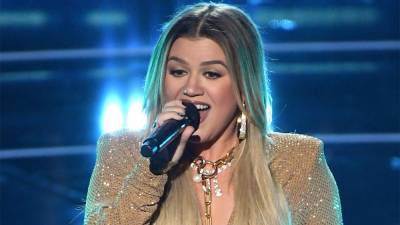 Kelly Clarkson kicks off 2020 Billboard Music Awards with Whitney Houston cover - www.foxnews.com - USA - Houston