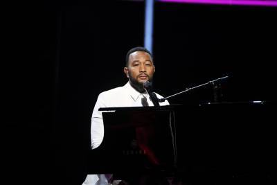 John Legend Gives Emotional Performance At Billboard Music Awards Following Loss Of His Child - etcanada.com