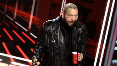 Post Malone Makes Hilarious Admission During His Speech at Billboard Music Awards 2020 - www.justjared.com - Los Angeles - USA