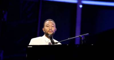 John Legend dedicates emotional rendition of ‘Never Break’ to Chrissy Teigen after pregnancy loss - www.msn.com