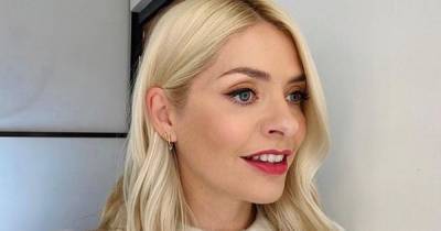 Holly Willoughby shares beauty products behind her fresh-faced This Morning look – including a £14 red lipstick - www.ok.co.uk