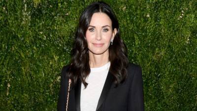 Courteney Cox Attempts Her Own Fleetwood Mac Video While Rollerblading - www.etonline.com