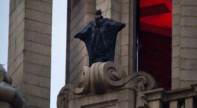 'The Batman' Stunt Double Films a Scene at Top of Liverpool's Liver Building - www.justjared.com