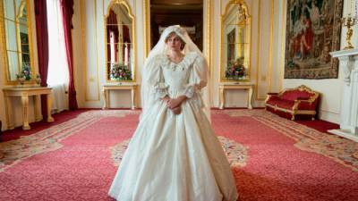 'The Crown' Season 4 trailer previews a royal wedding - edition.cnn.com
