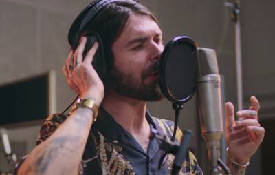 Biffy Clyro share grand new version of ‘Space’, featuring a 40-piece orchestra and choir - www.nme.com