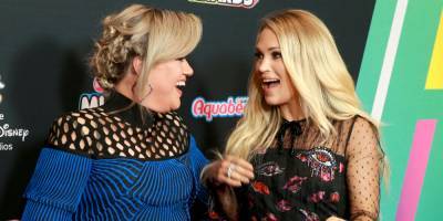 Kelly Clarkson Was Once Confused For Carrie Underwood & Even Signed an Autograph As Her! - www.justjared.com - USA