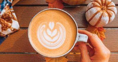 How to make a Starbucks-style Pumpkin Spiced Latte at home using three easy methods - www.manchestereveningnews.co.uk - Britain