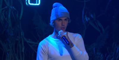 Justin Bieber Gives Emotional Performances of 'Holy' & 'Lonely' on 'SNL' - Watch Now - www.justjared.com