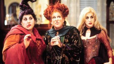 See Bette Midler, Sarah Jessica Parker and Kathy Najimy Back in Their 'Hocus Pocus' Costumes: Pic! - www.etonline.com