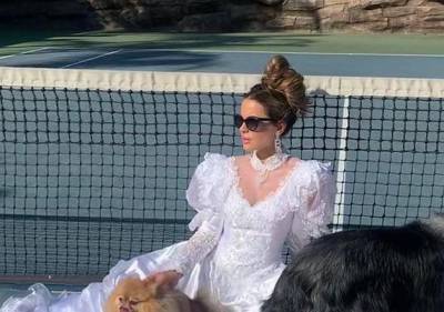 Kate Beckinsale Delights Fans With Impromptu ’80s Wedding Photoshoot - etcanada.com
