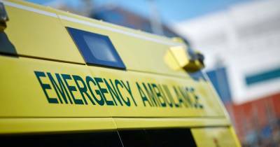 Man taken to hospital after crash in Salford - www.manchestereveningnews.co.uk