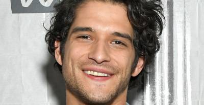 Tyler Posey Confirms He's Hooked Up with Men - www.justjared.com - county Posey
