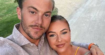 Pregnant Shelby Tribble and boyfriend Sam Mucklow cradle her blossoming baby bump in stunning photo - www.ok.co.uk