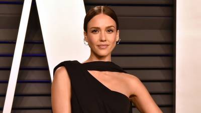 Jessica Alba Recalls Being Told Not to Make Eye Contact With '90210' Cast When She Guest Starred on Show - www.etonline.com